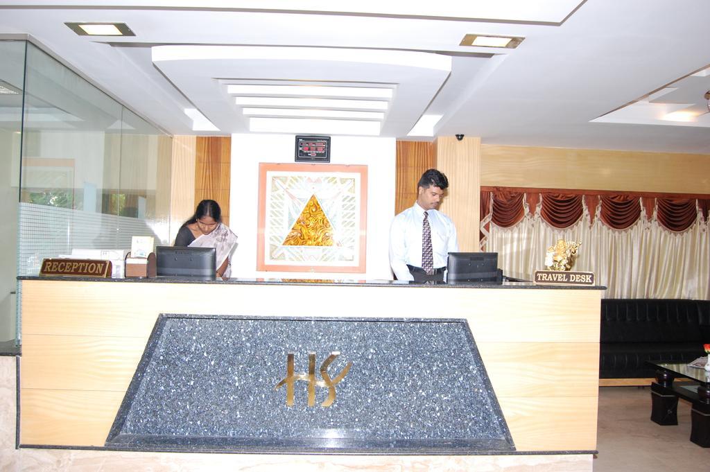 Hotel Sona'S Tiruchirappalli ภายนอก รูปภาพ
