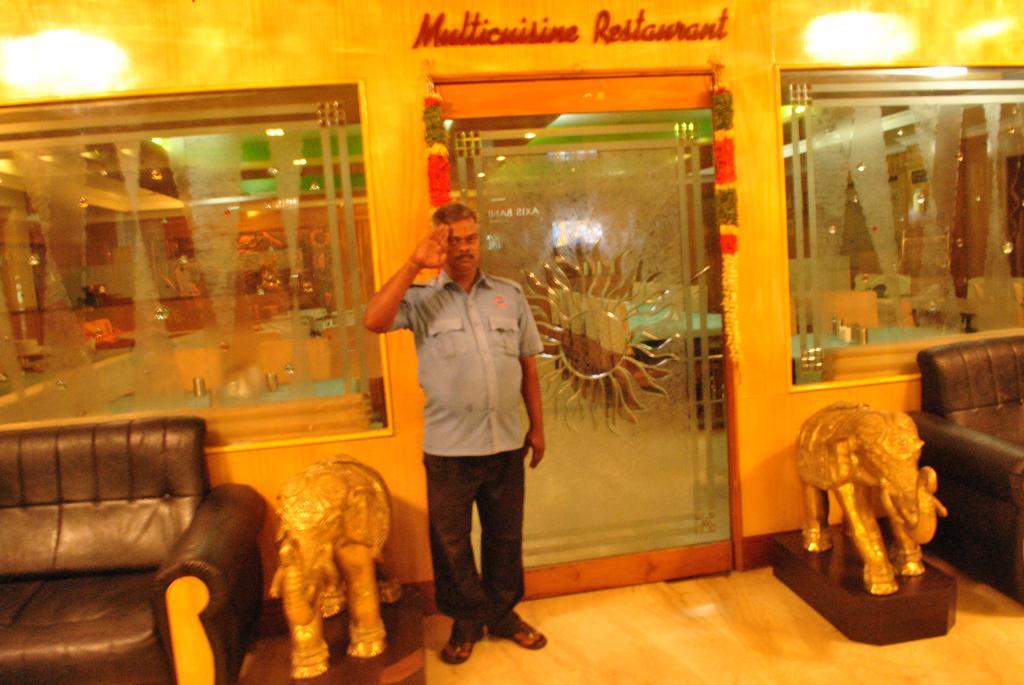 Hotel Sona'S Tiruchirappalli ภายนอก รูปภาพ