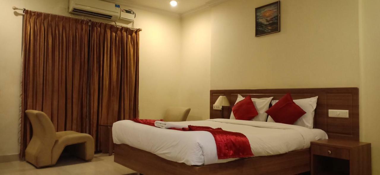 Hotel Sona'S Tiruchirappalli ภายนอก รูปภาพ