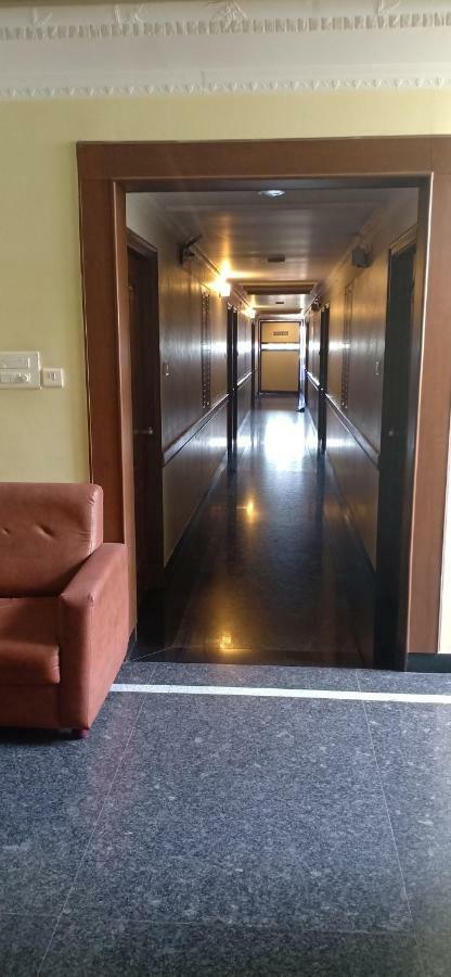 Hotel Sona'S Tiruchirappalli ภายนอก รูปภาพ
