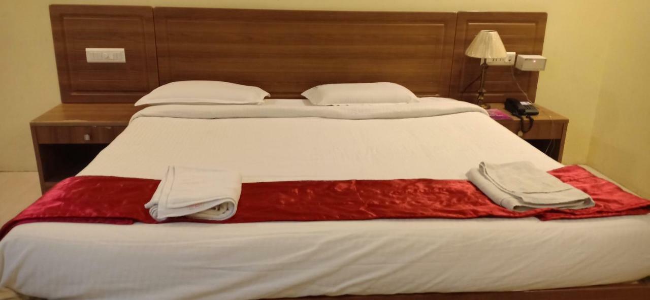 Hotel Sona'S Tiruchirappalli ภายนอก รูปภาพ