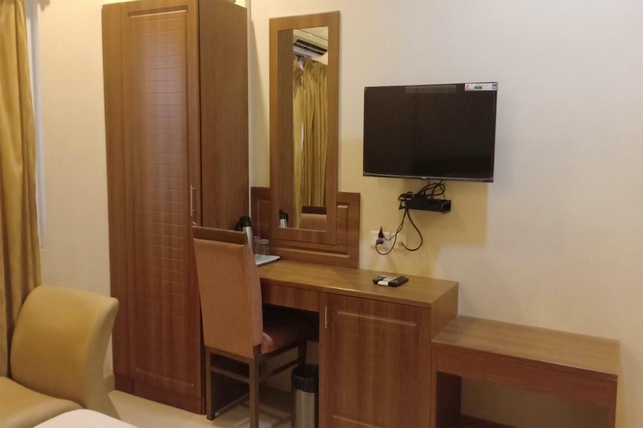 Hotel Sona'S Tiruchirappalli ภายนอก รูปภาพ