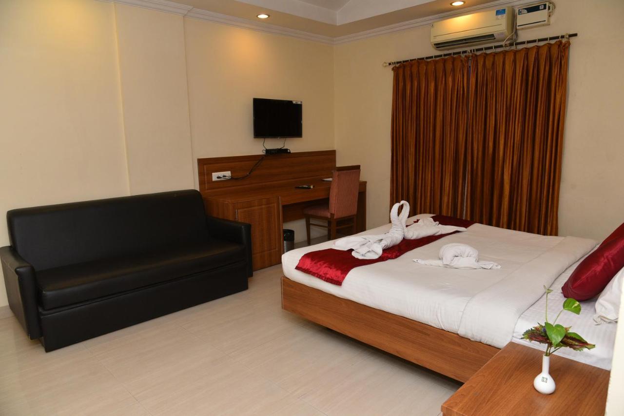 Hotel Sona'S Tiruchirappalli ภายนอก รูปภาพ